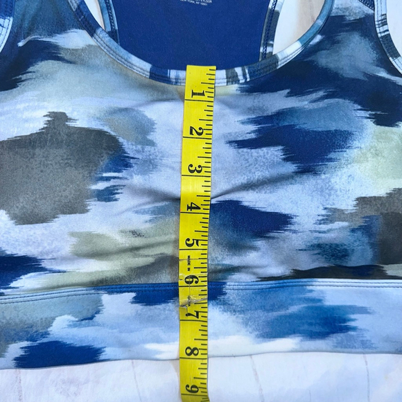 NWOT Women’s XLarge Reebok Blue Camo Padded Sports Bra - Picture 10 of 10